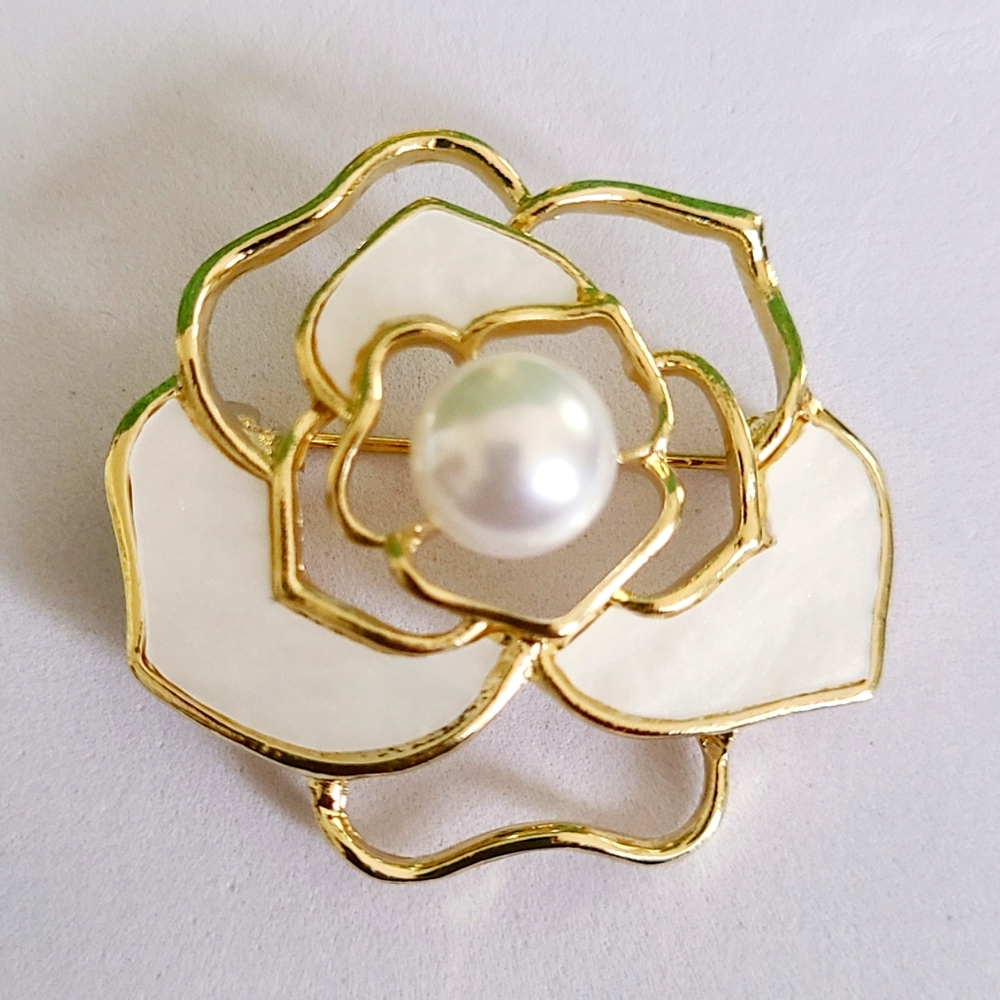 Brooch
